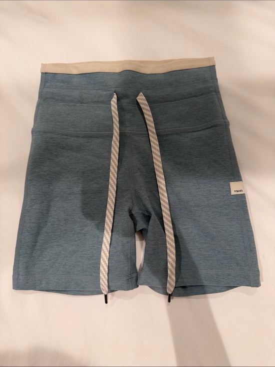 Vuori Pants - Vuori Heather Teal Biker Shorts with Cream Waistband